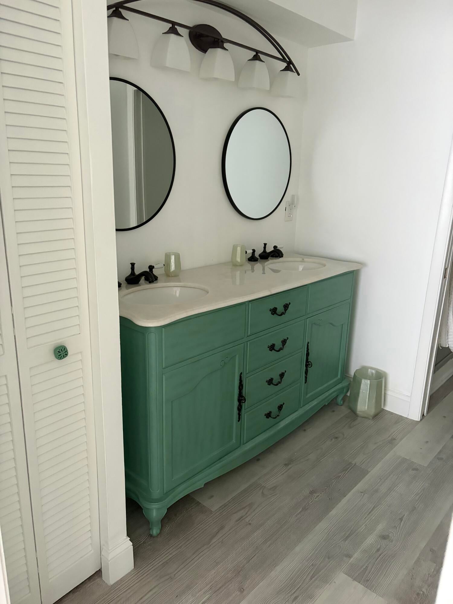 55 TROPIC ISLE Drive 33D