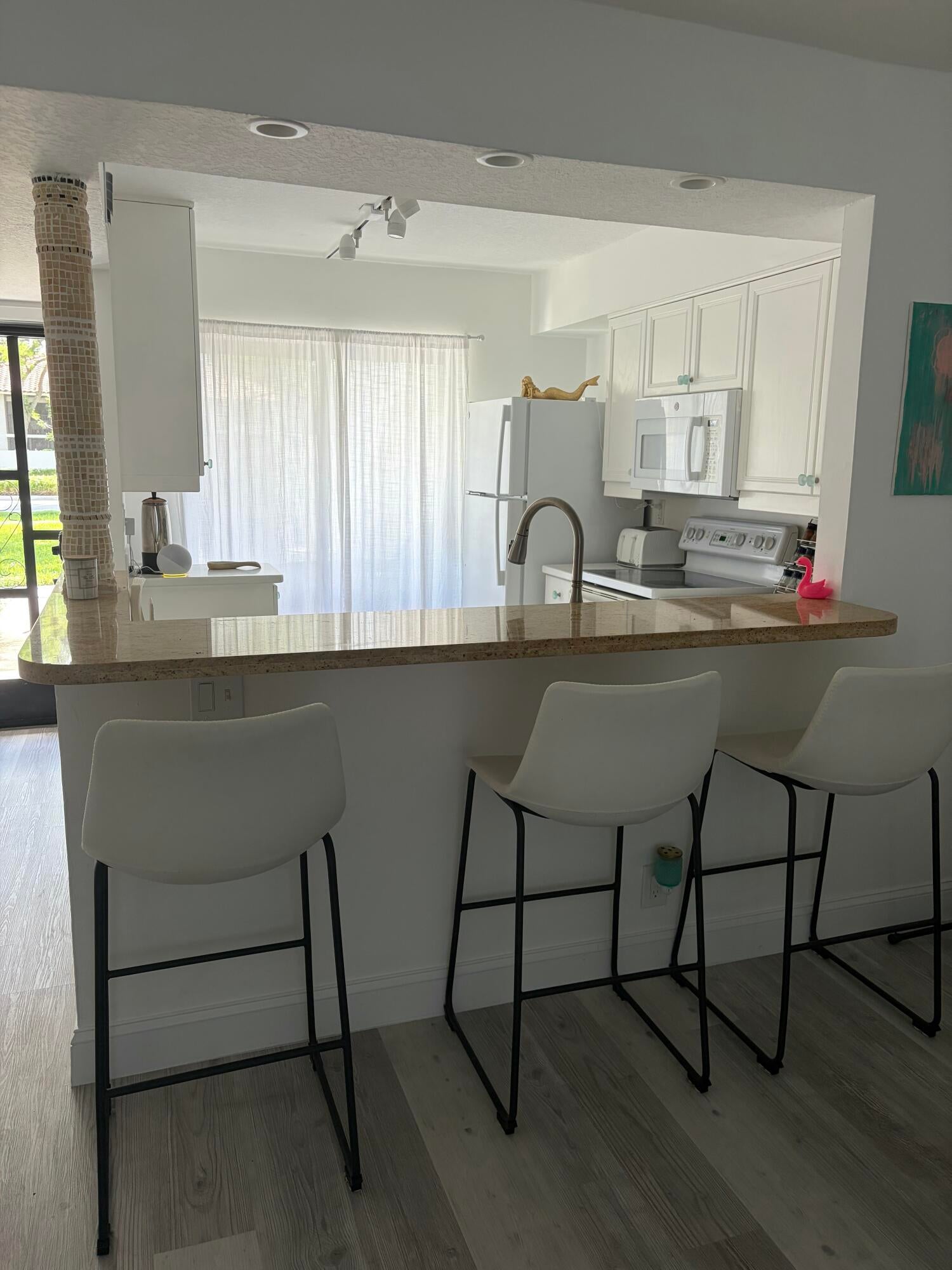 55 TROPIC ISLE Drive 33D