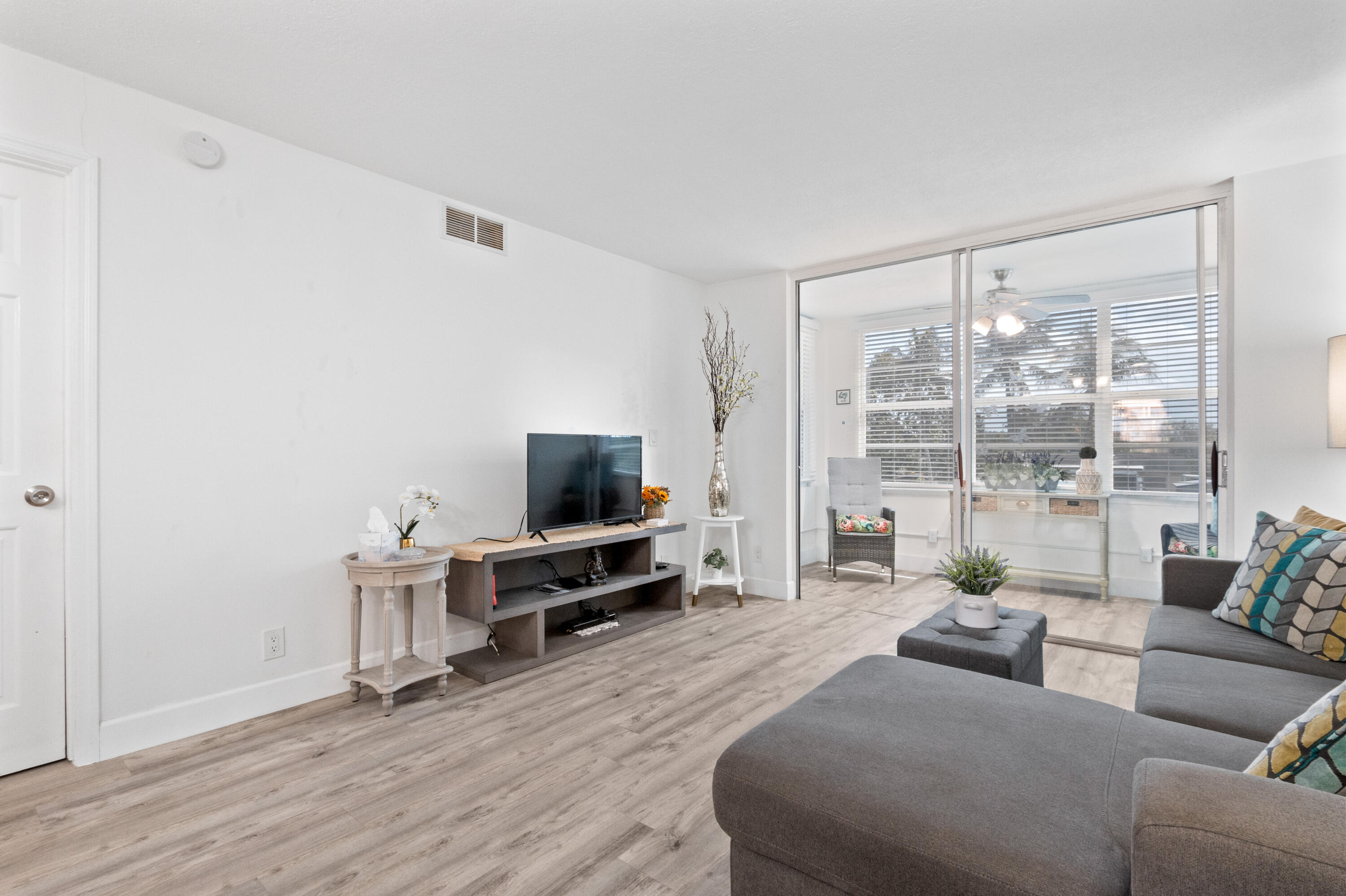 SUNRISE LAKES 98 CONDO - Residential