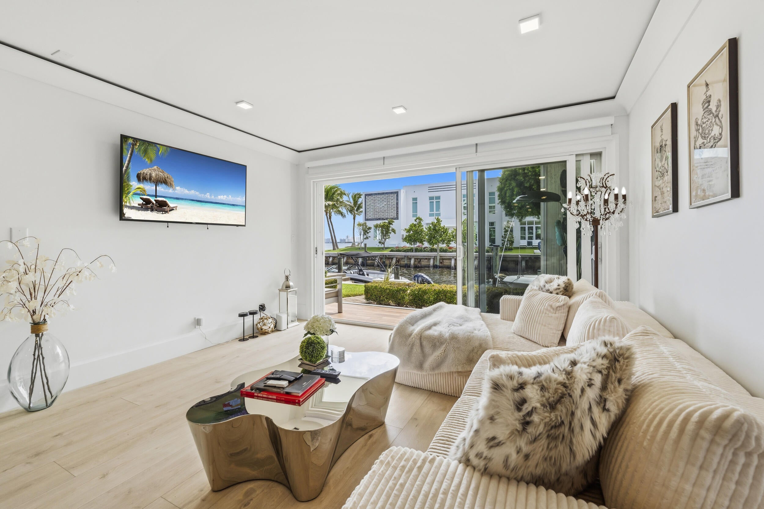 68 YACHT CLUB Drive 12