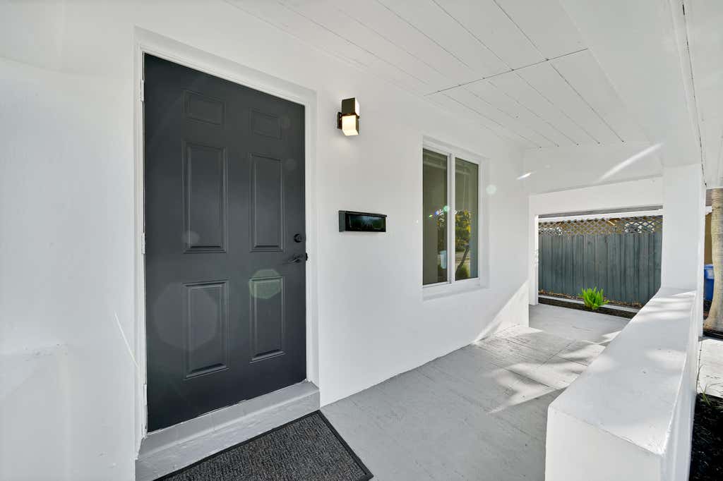 Photo of 1108 NE 16th Street, Fort Lauderdale, FL 33304 (MLS # B26041346)