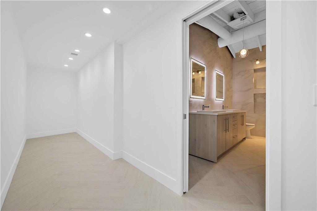 Coral Ridge North 28-37 B - Residential Lease