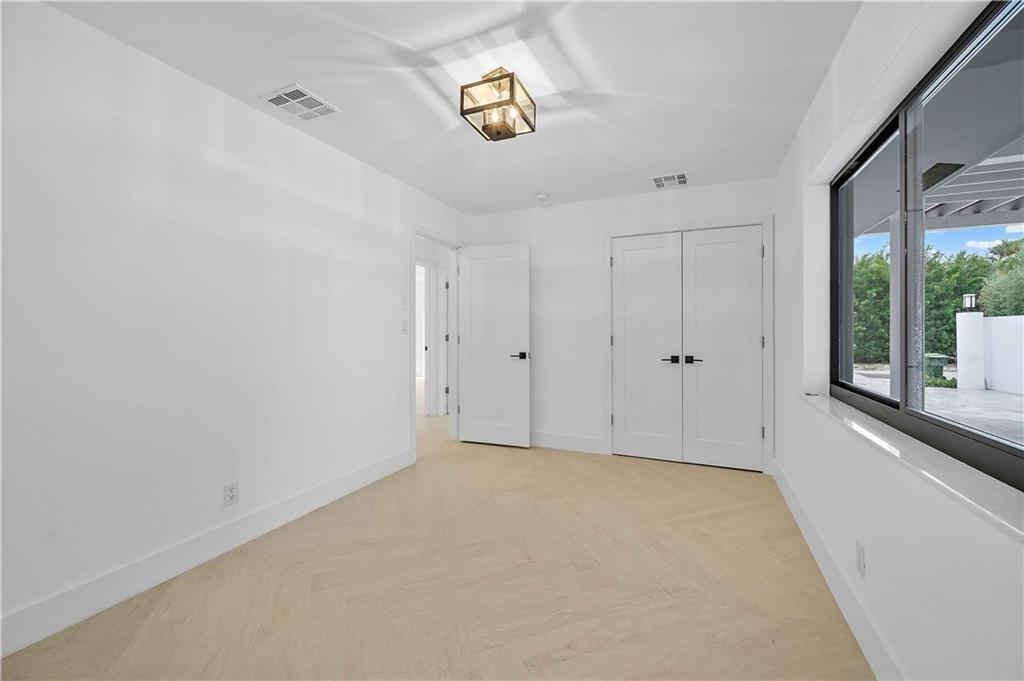 Coral Ridge North 28-37 B - Residential Lease