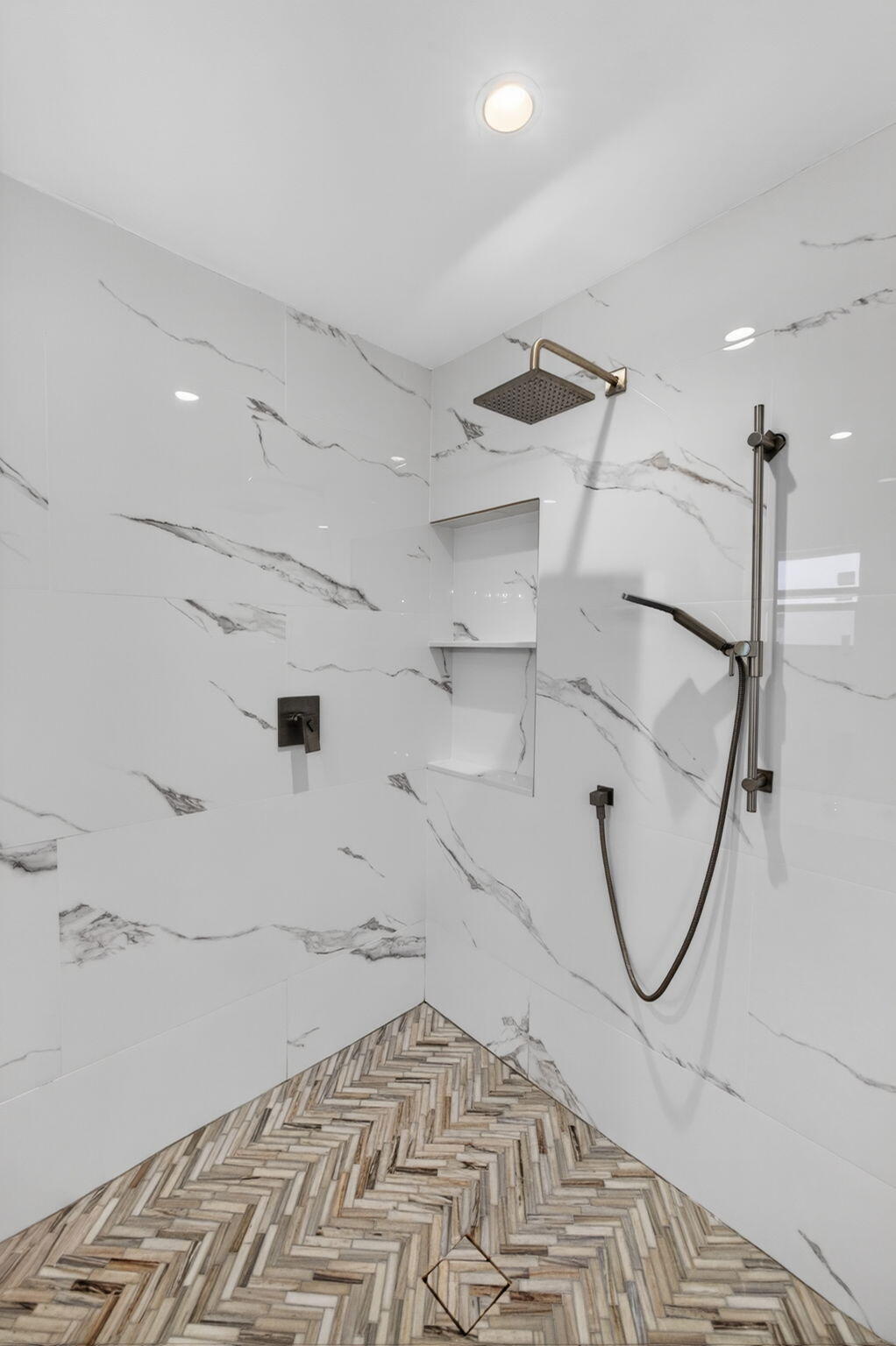 VENETIAN ISLES - Residential