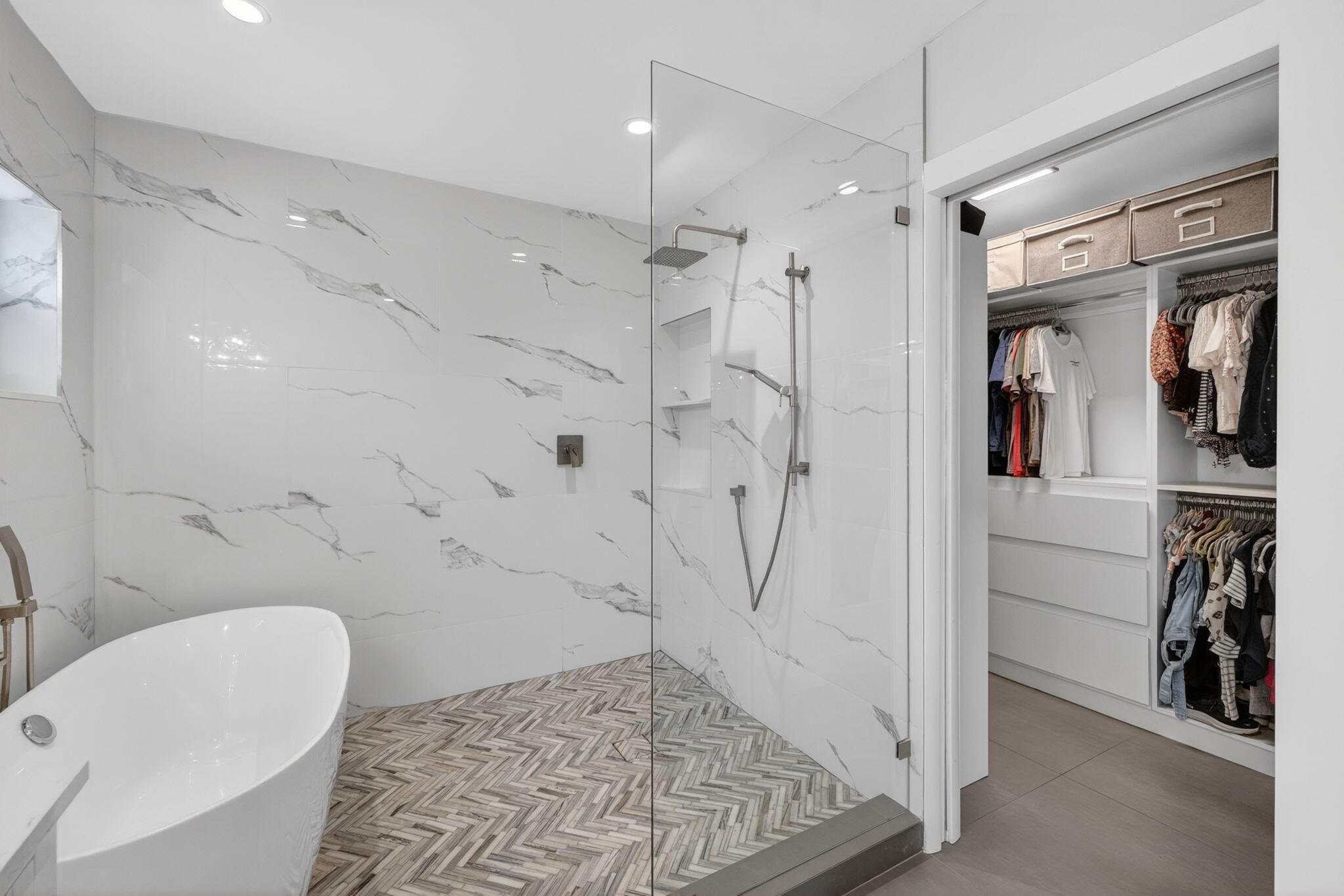 VENETIAN ISLES - Residential