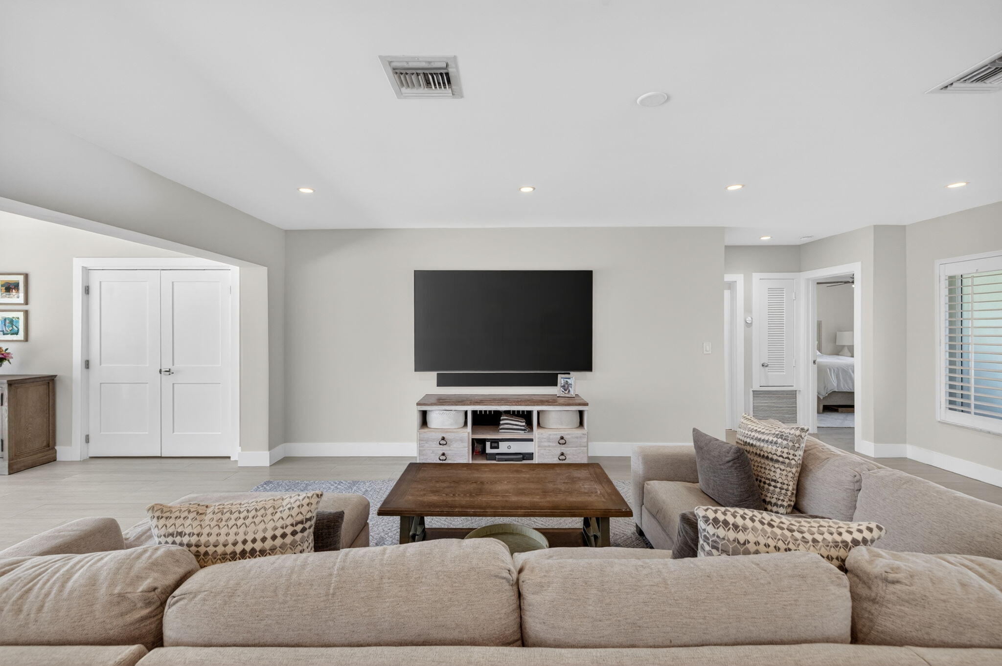 VENETIAN ISLES - Residential