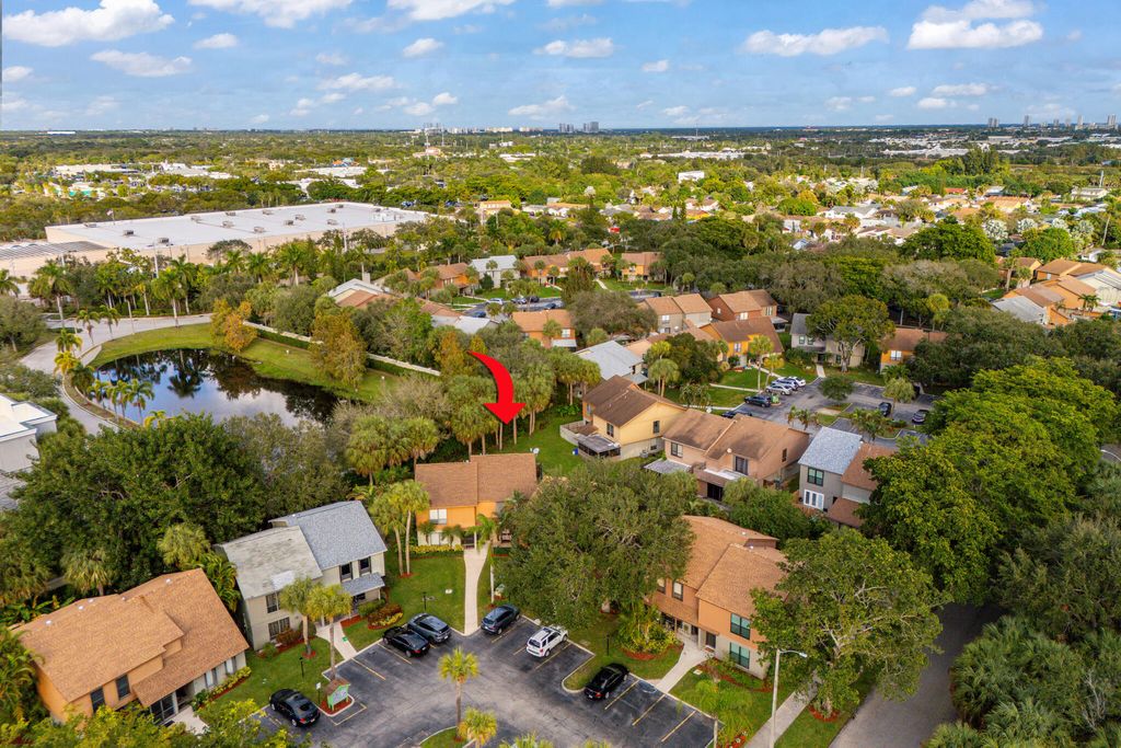 Photo of 505 Sandtree Drive, West Palm Beach, FL 33403 (MLS # R11166031)