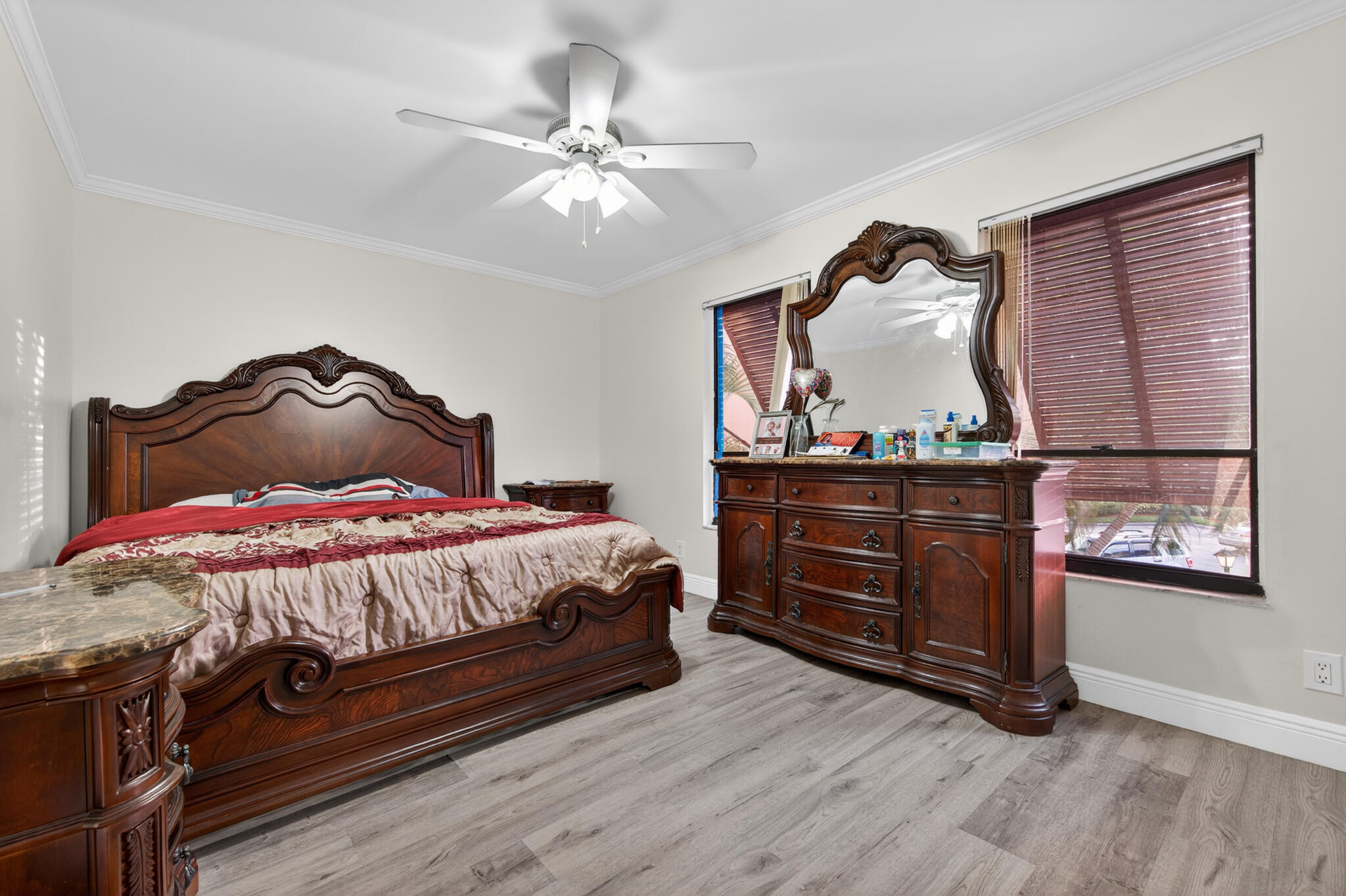 SANDTREE - Residential