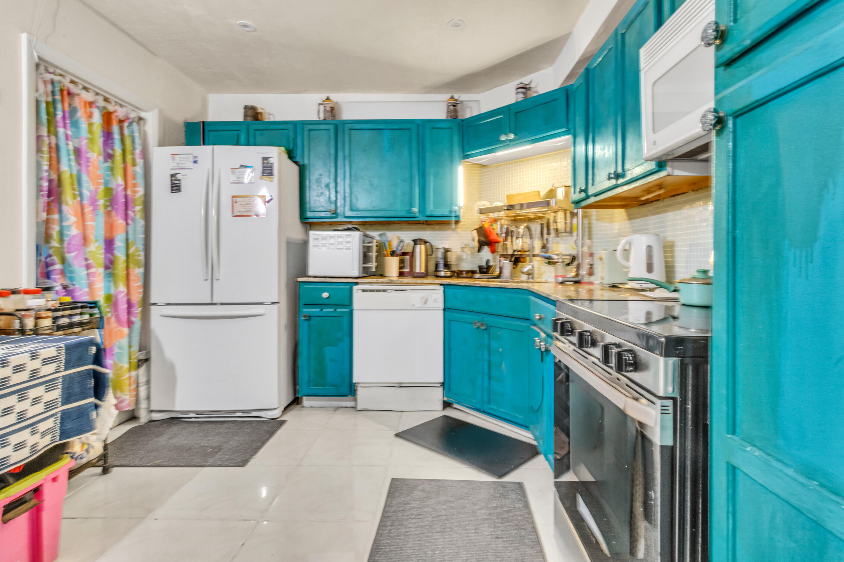GARDEN LAKES OF INVERRARY - Residential Lease
