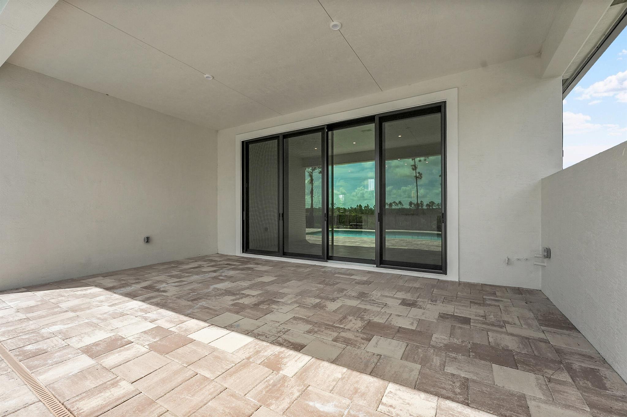 AVENIR POD 20 - Residential Lease