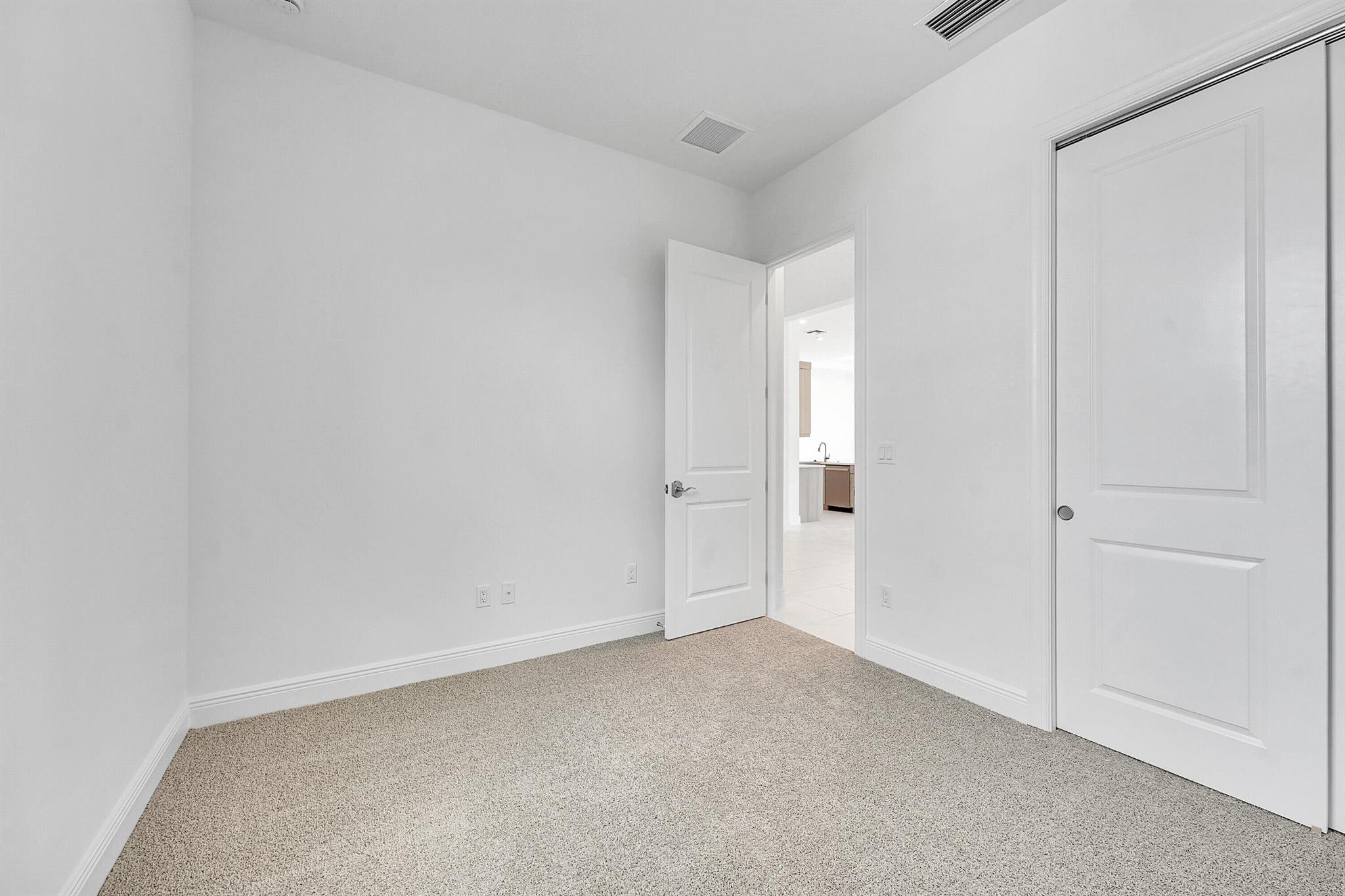 AVENIR POD 20 - Residential Lease