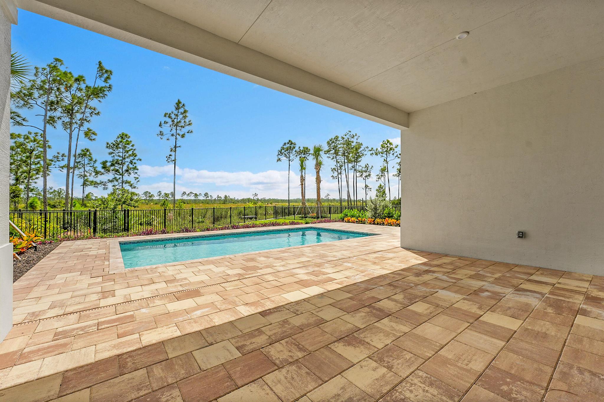 AVENIR POD 20 - Residential Lease