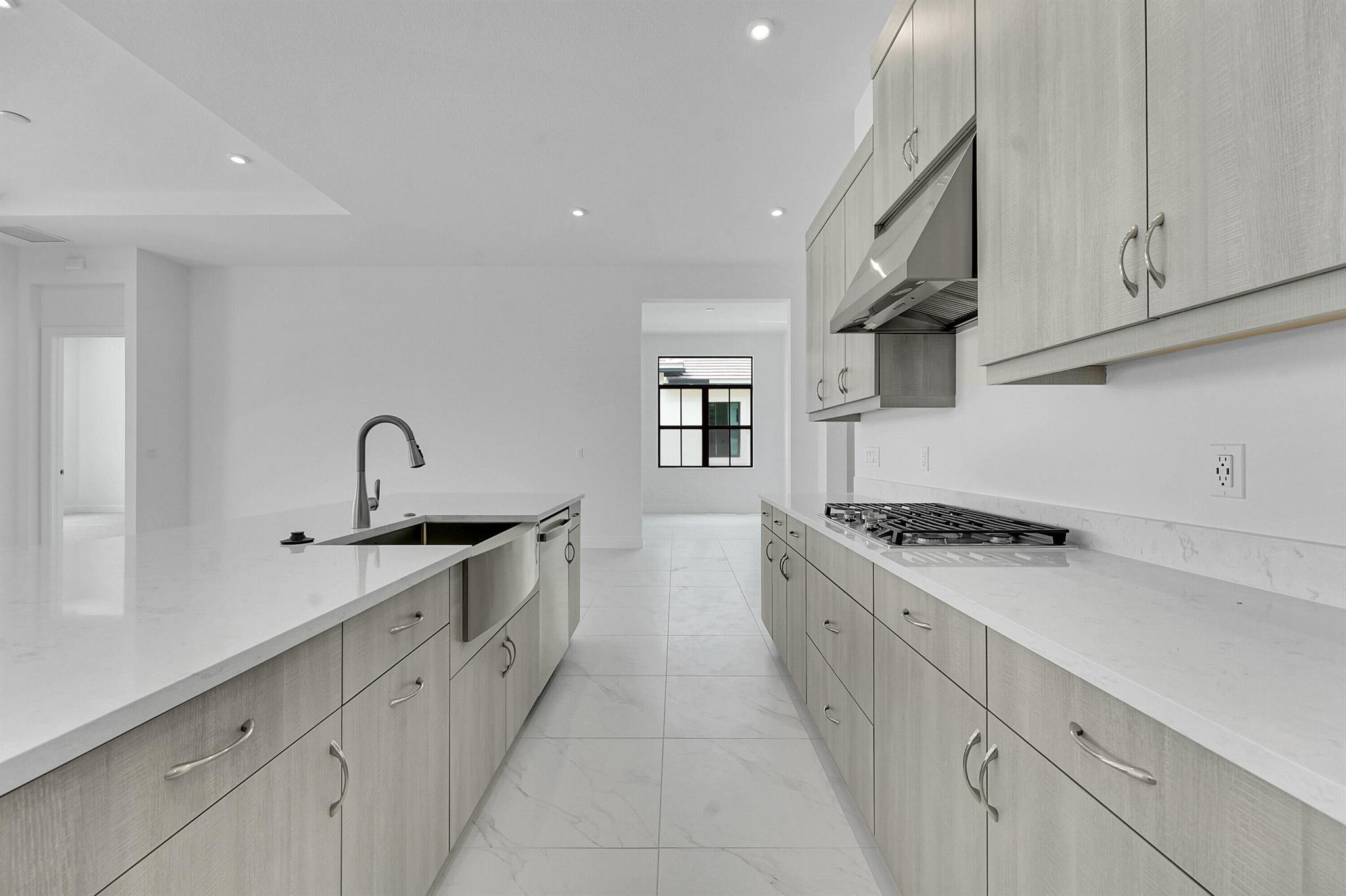 AVENIR POD 20 - Residential Lease