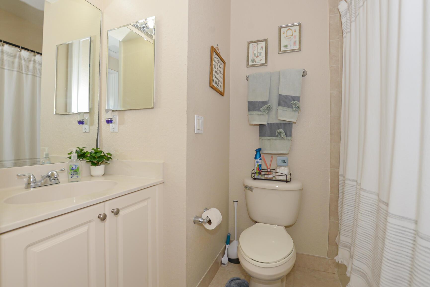 VERONA TRACE SUB & THE VI - Residential Lease