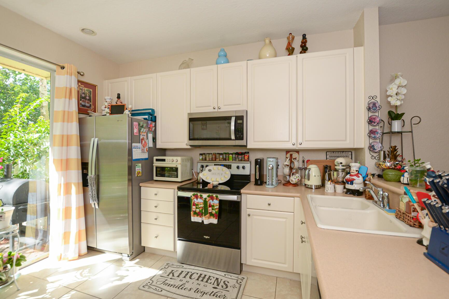 VERONA TRACE SUB & THE VI - Residential Lease