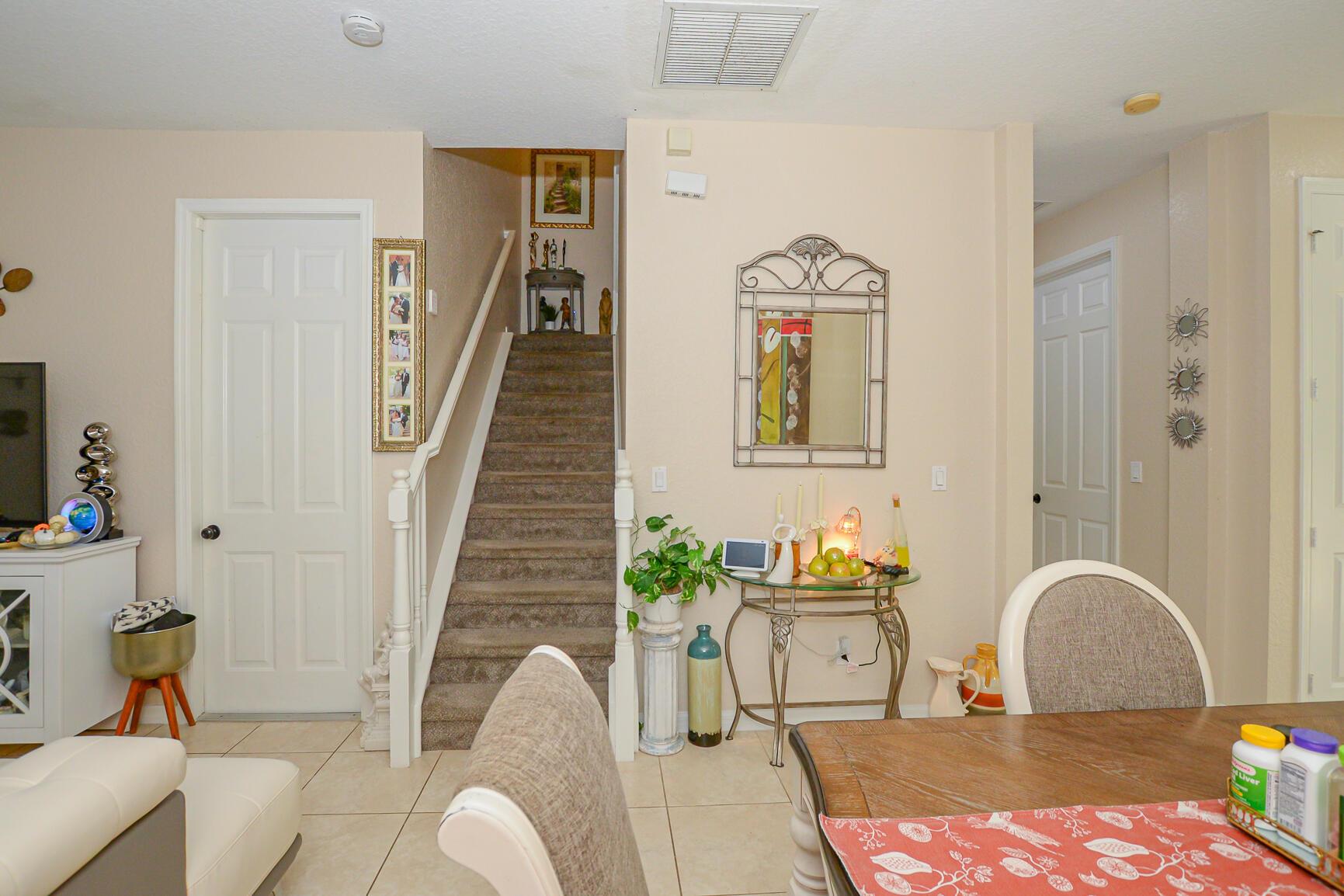 VERONA TRACE SUB & THE VI - Residential Lease