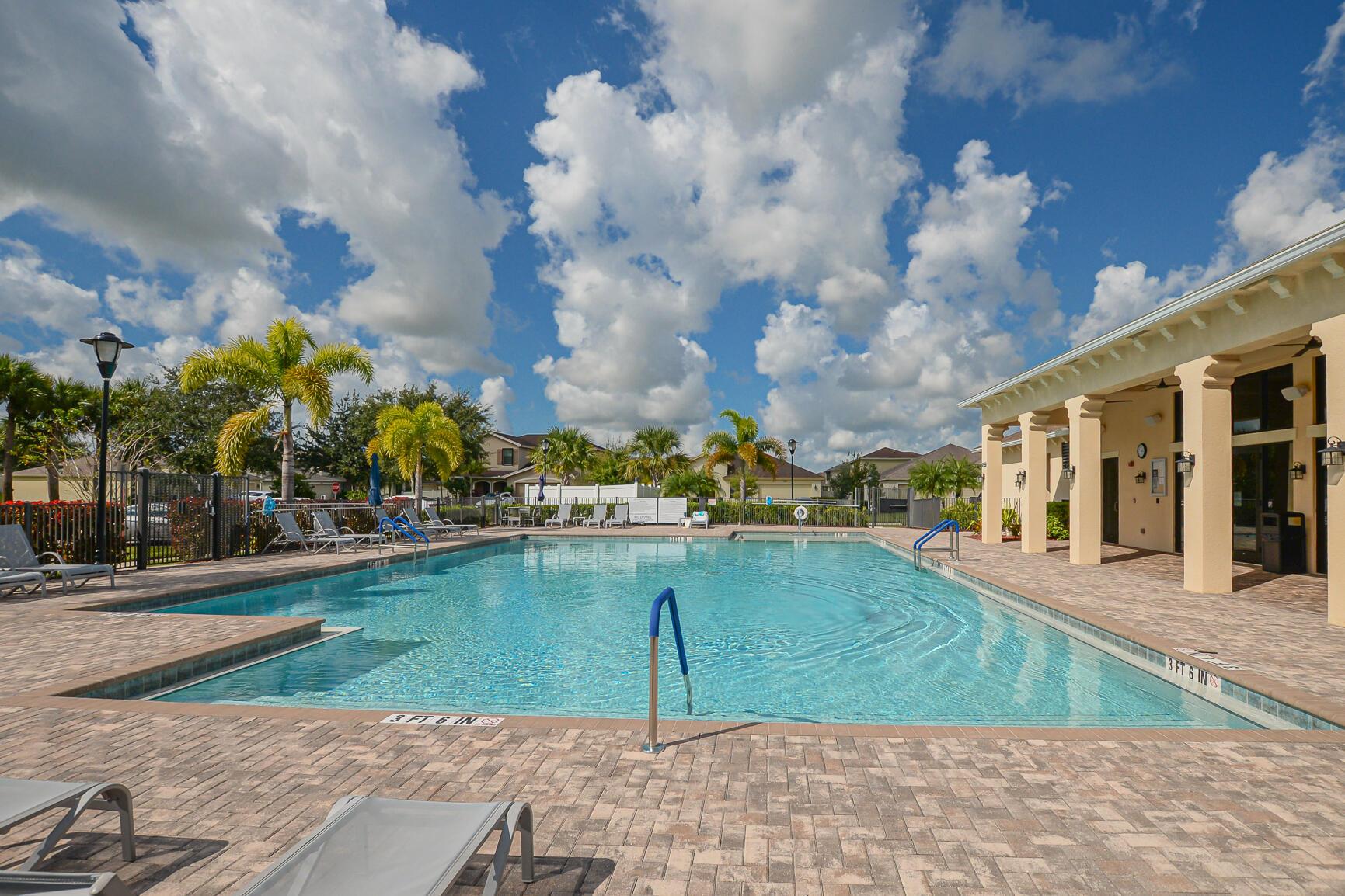 VERONA TRACE SUB & THE VI - Residential Lease