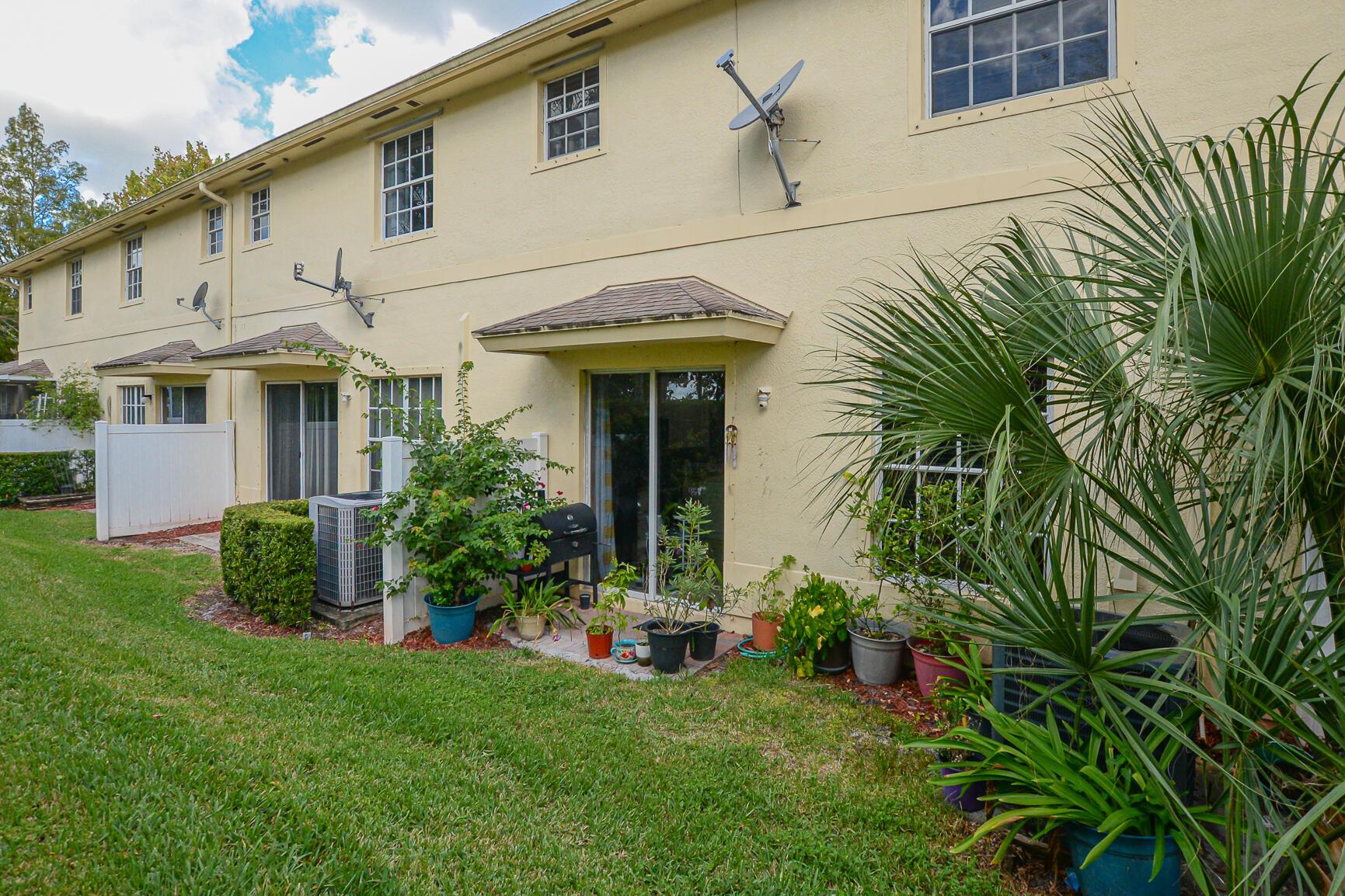 VERONA TRACE SUB & THE VI - Residential Lease