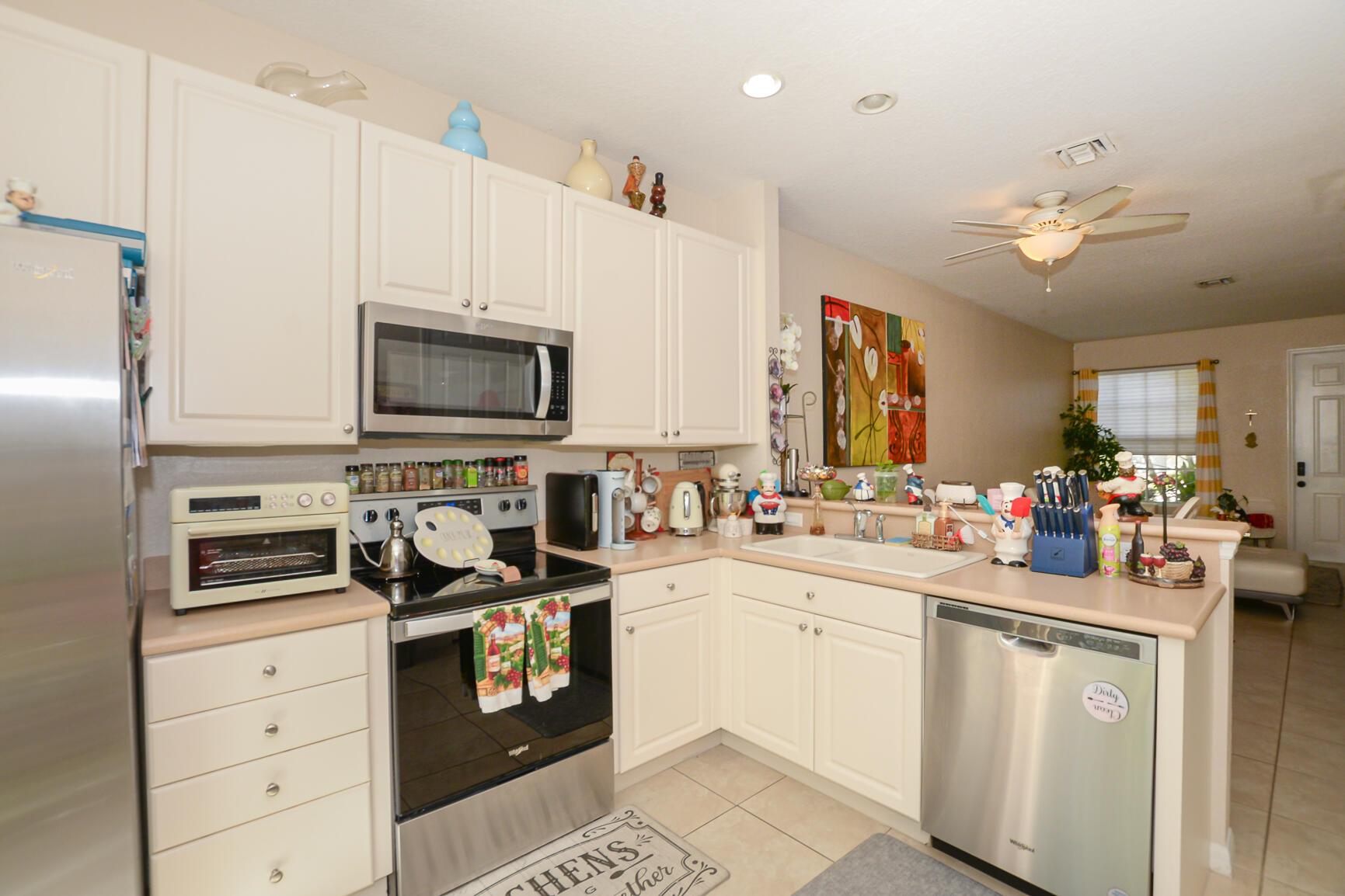 VERONA TRACE SUB & THE VI - Residential Lease