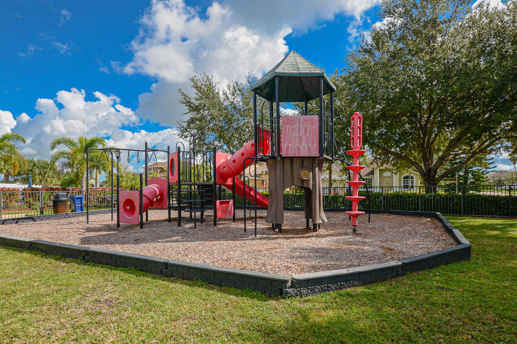 VERONA TRACE SUB & THE VI - Residential Lease