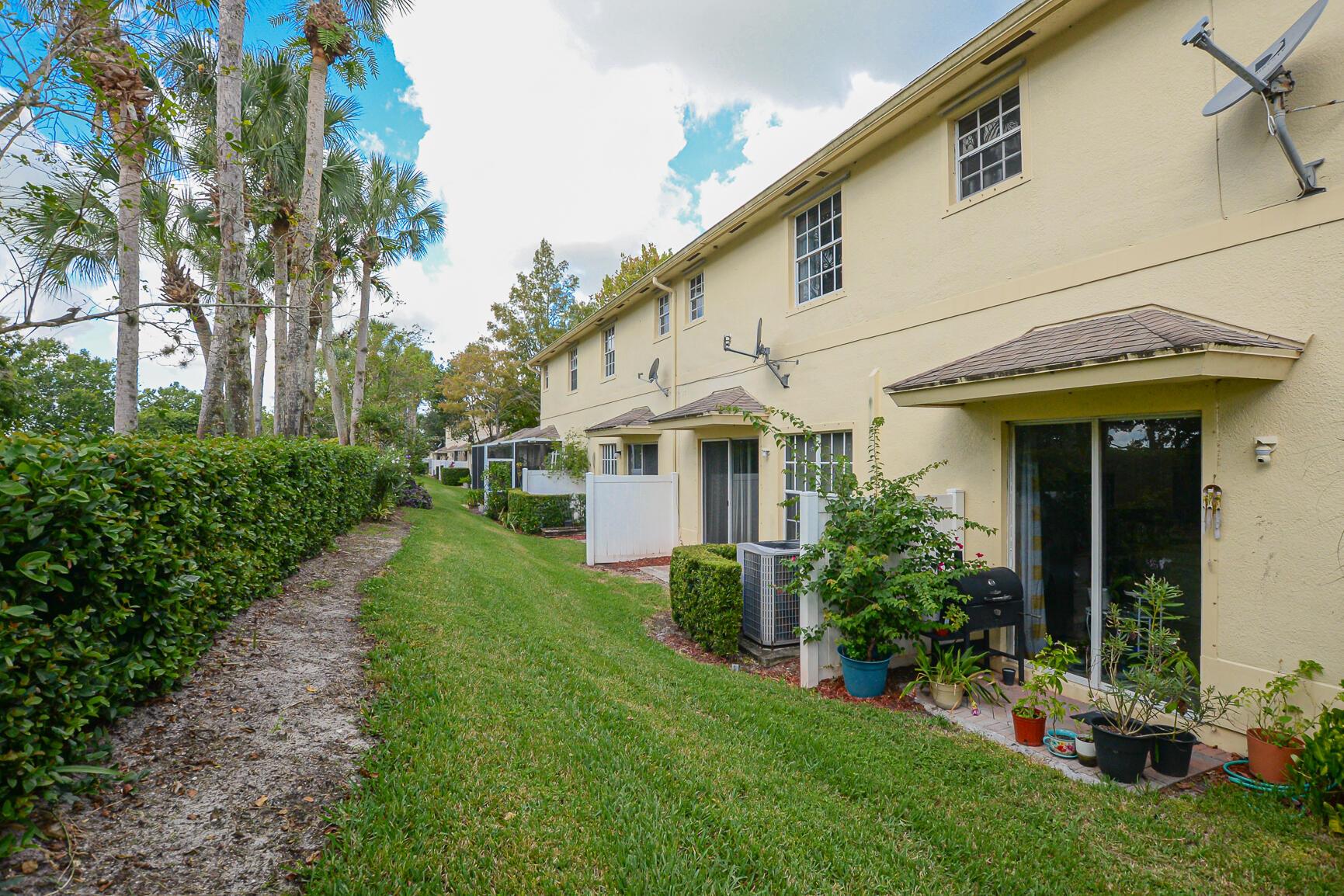 VERONA TRACE SUB & THE VI - Residential Lease