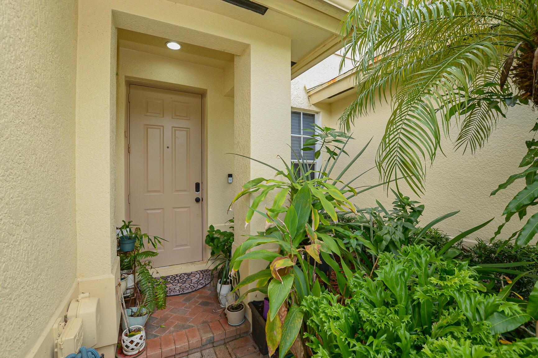 VERONA TRACE SUB & THE VI - Residential Lease