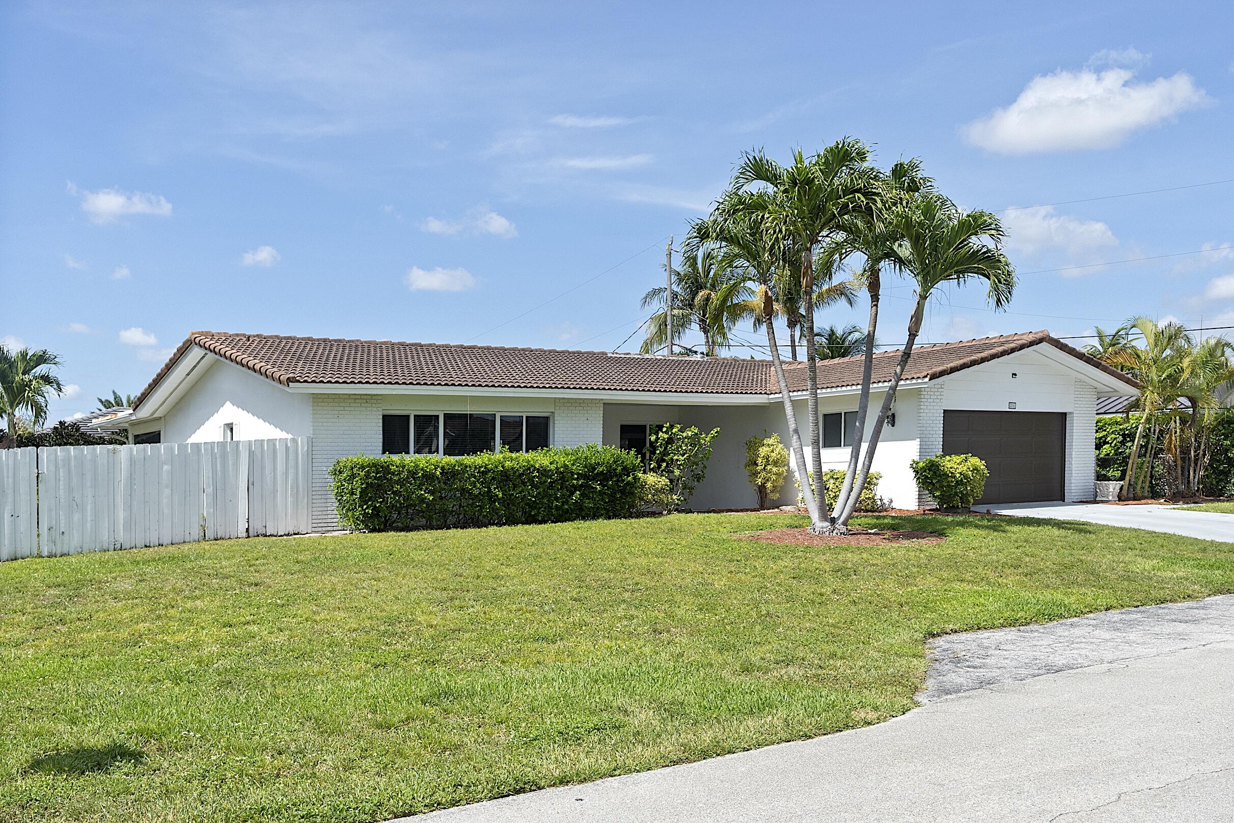 2910 NE 40th Court