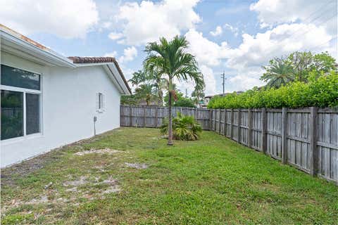 Tiny photo for 2910 NE 40th Court, Lighthouse Point, FL 33064 (MLS # B26038283)