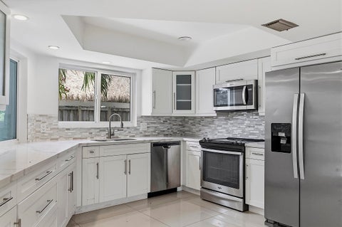 Tiny photo for 2910 NE 40th Court, Lighthouse Point, FL 33064 (MLS # B26038283)