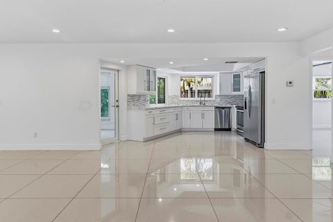 Tiny photo for 2910 NE 40th Court, Lighthouse Point, FL 33064 (MLS # B26038283)