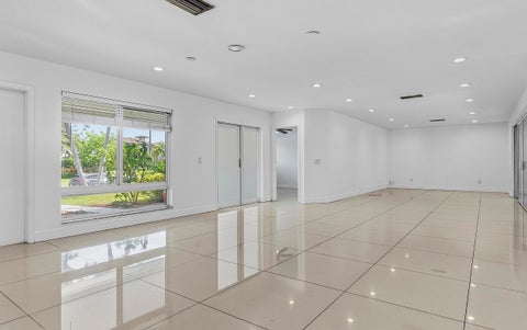 Tiny photo for 2910 NE 40th Court, Lighthouse Point, FL 33064 (MLS # B26038283)