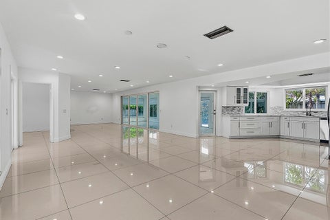Tiny photo for 2910 NE 40th Court, Lighthouse Point, FL 33064 (MLS # B26038283)
