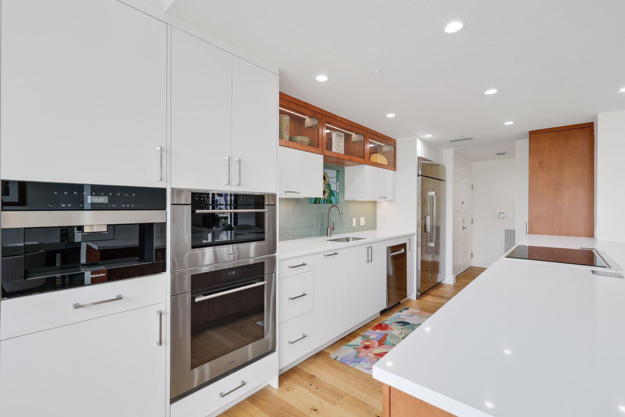 L HERMITAGE COND - Residential