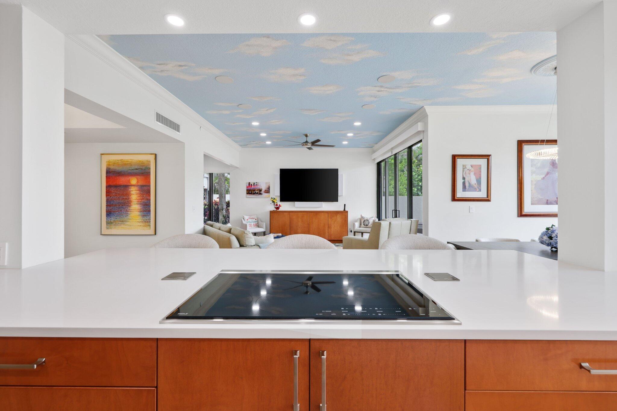 L HERMITAGE COND - Residential