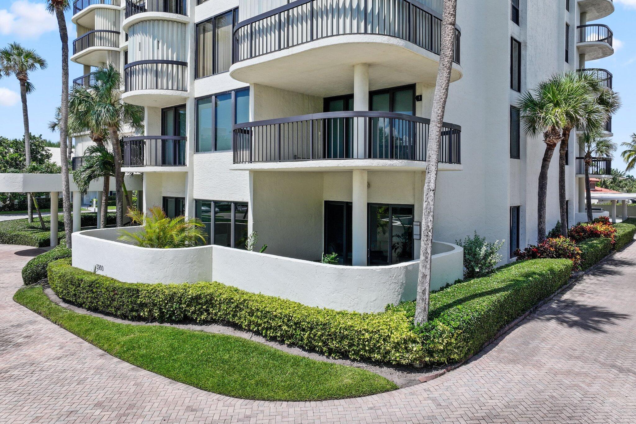 L HERMITAGE COND - Residential