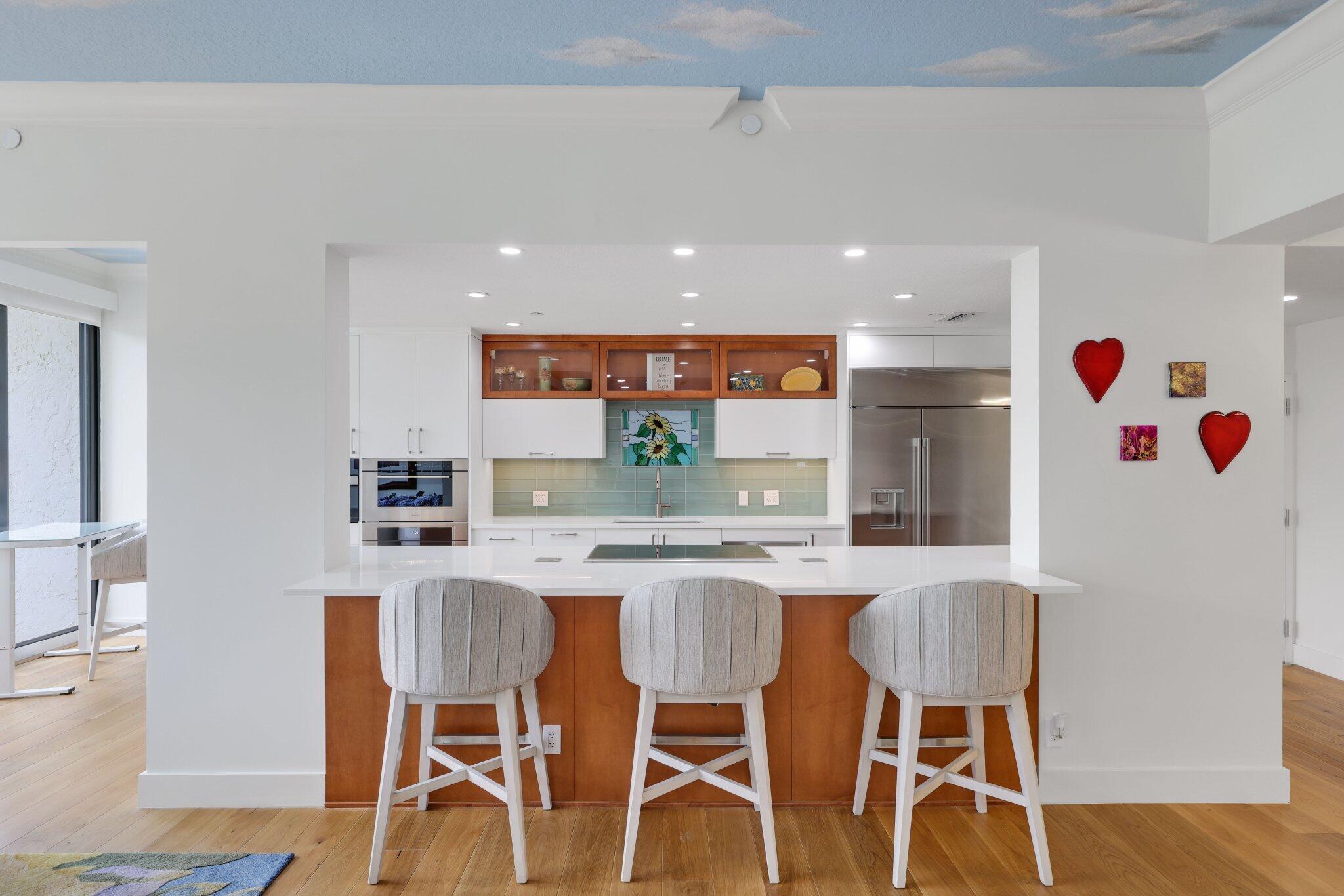 L HERMITAGE COND - Residential