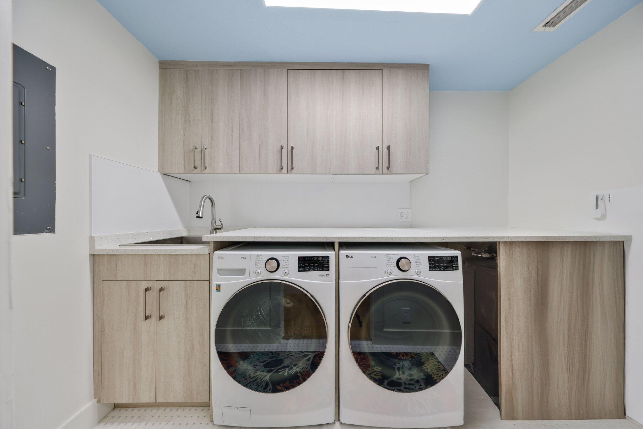 L HERMITAGE COND - Residential