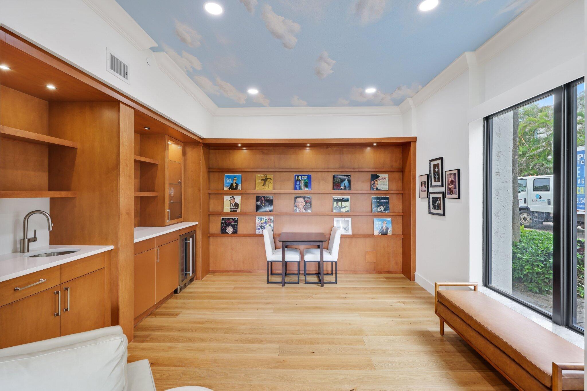 L HERMITAGE COND - Residential