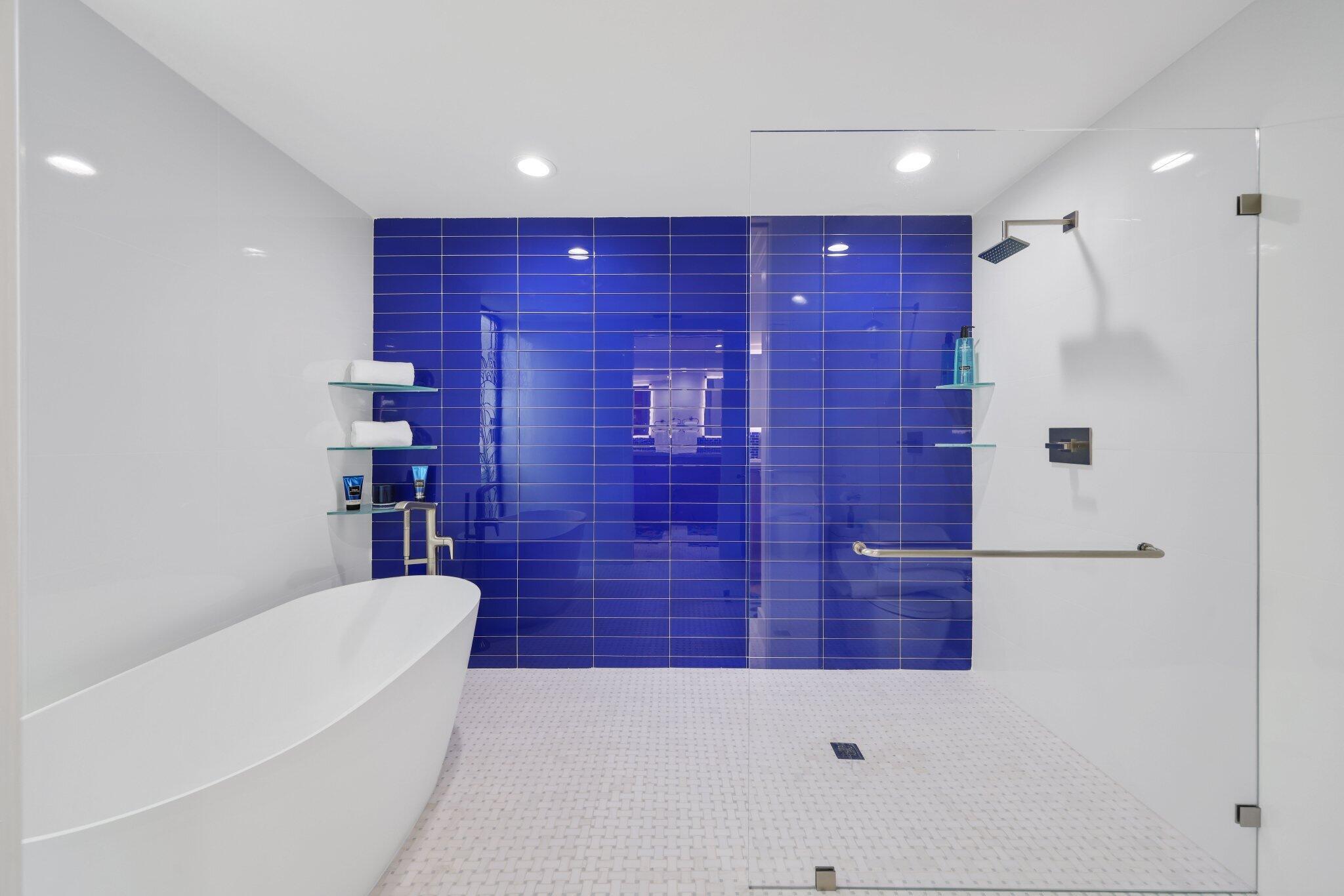 L HERMITAGE COND - Residential