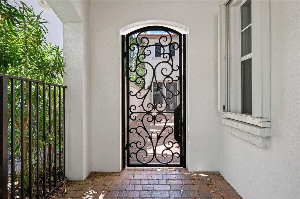 Photo of 952 Mill Creek Drive, Palm Beach Gardens, FL 33410 (MLS # R10975146)