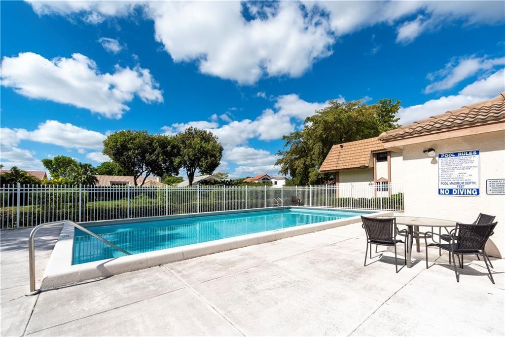 GRENADIER TRACE - Residential