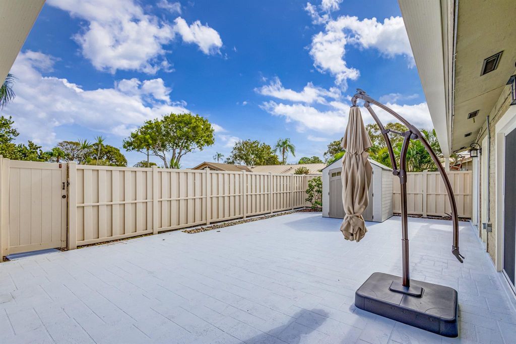 Photo of 5906 Golden Eagle Cir, Palm Beach Gardens, FL 33418 (MLS # R10975917)