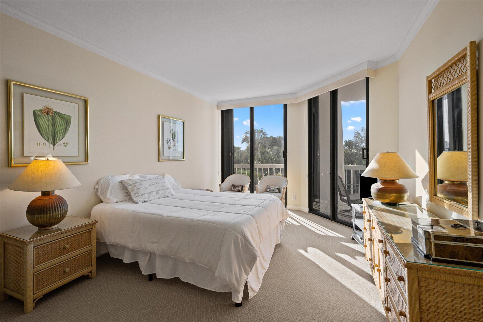 2100 COND AT SLOANS CURVE - Residential