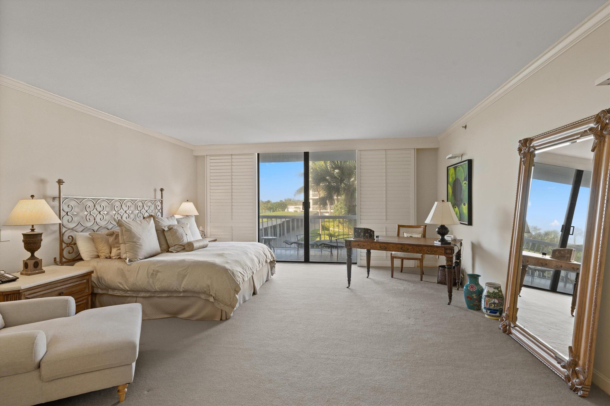 2100 COND AT SLOANS CURVE - Residential