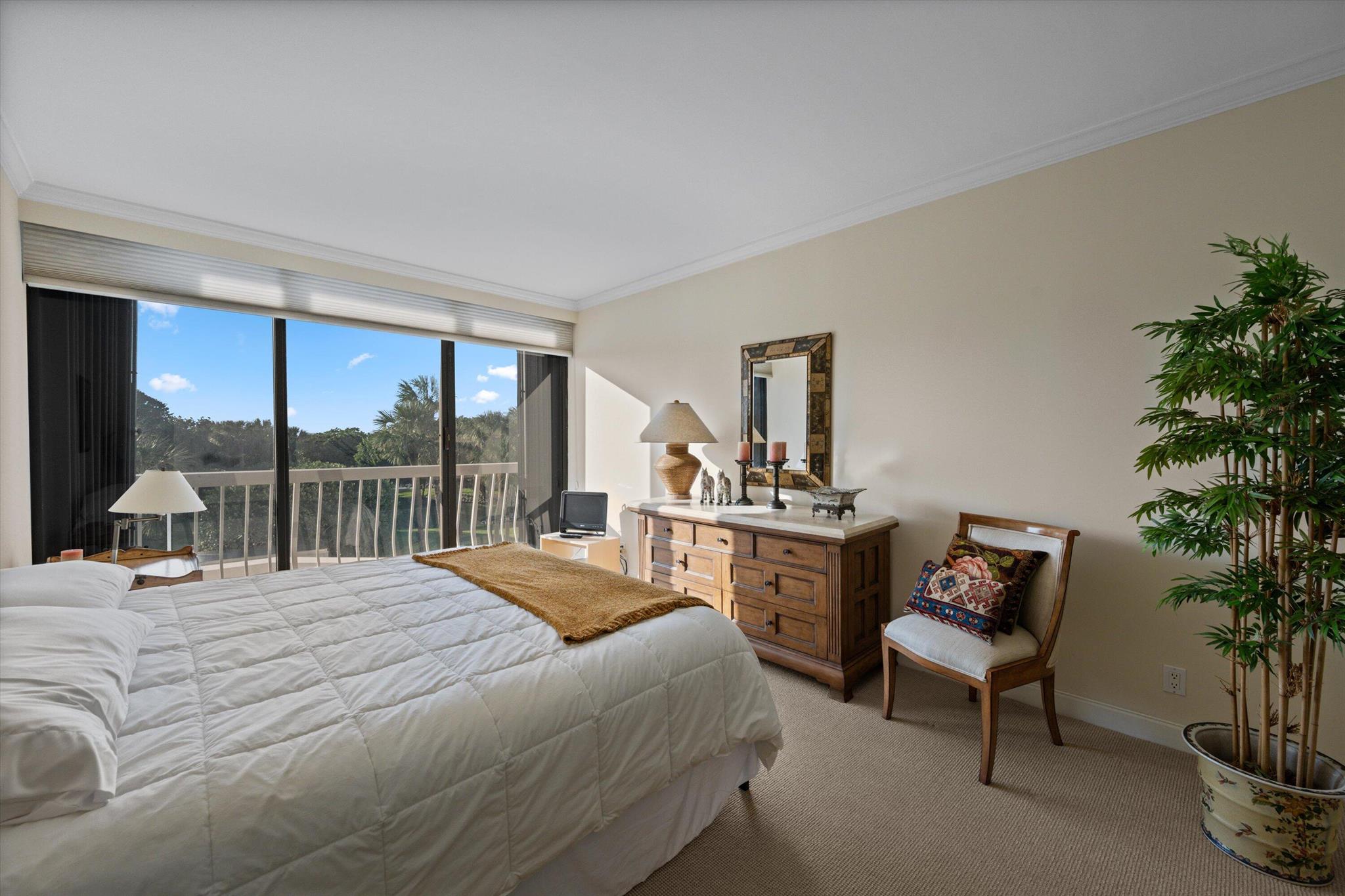 2100 COND AT SLOANS CURVE - Residential