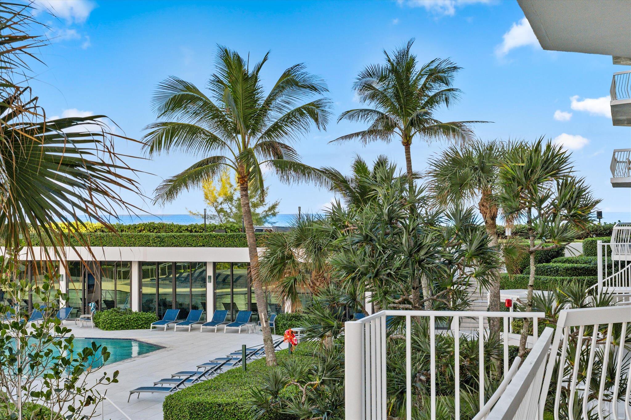 2100 COND AT SLOANS CURVE - Residential