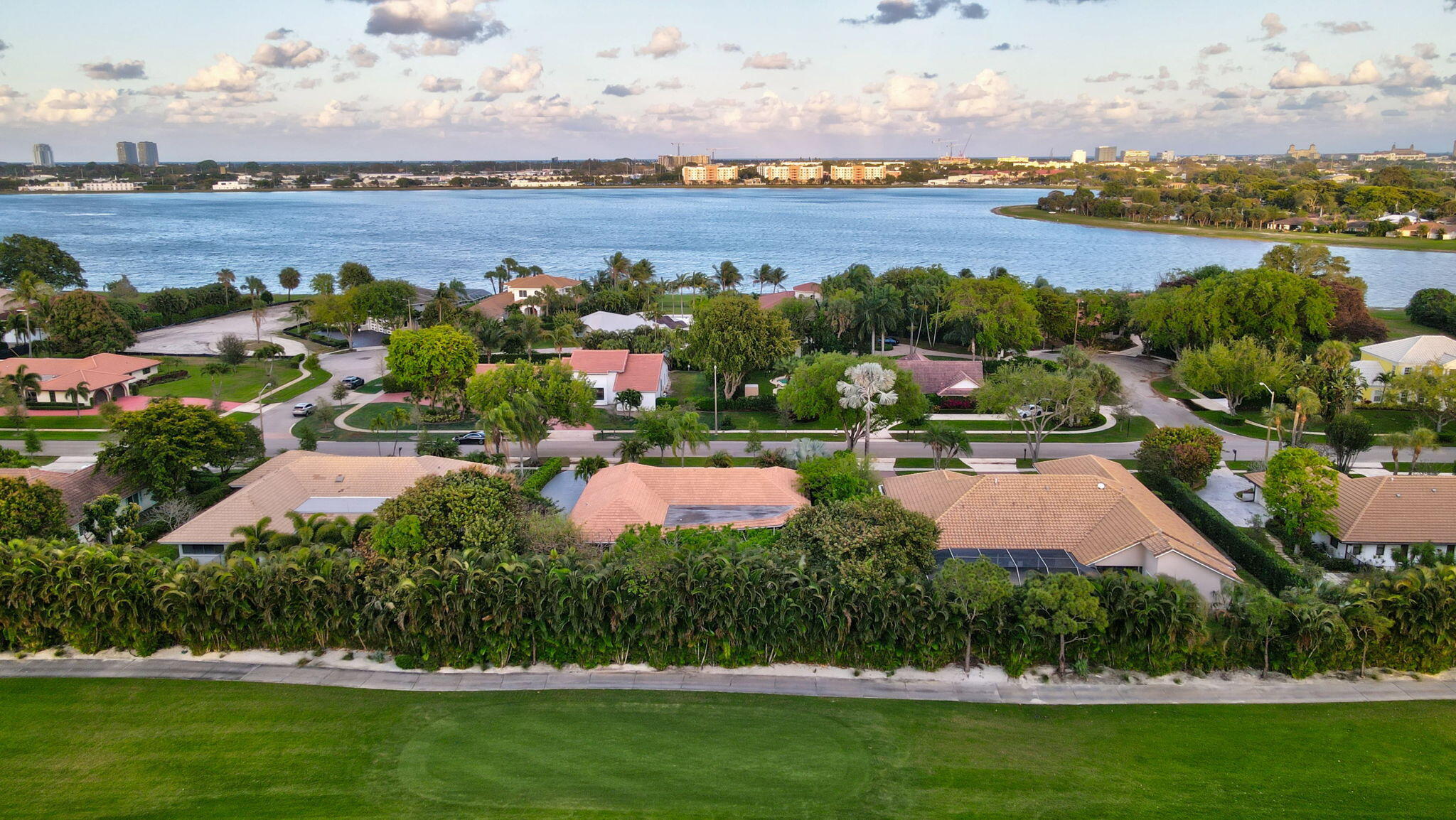 PRESIDENT COUNTRY CLUB 4 - Residential