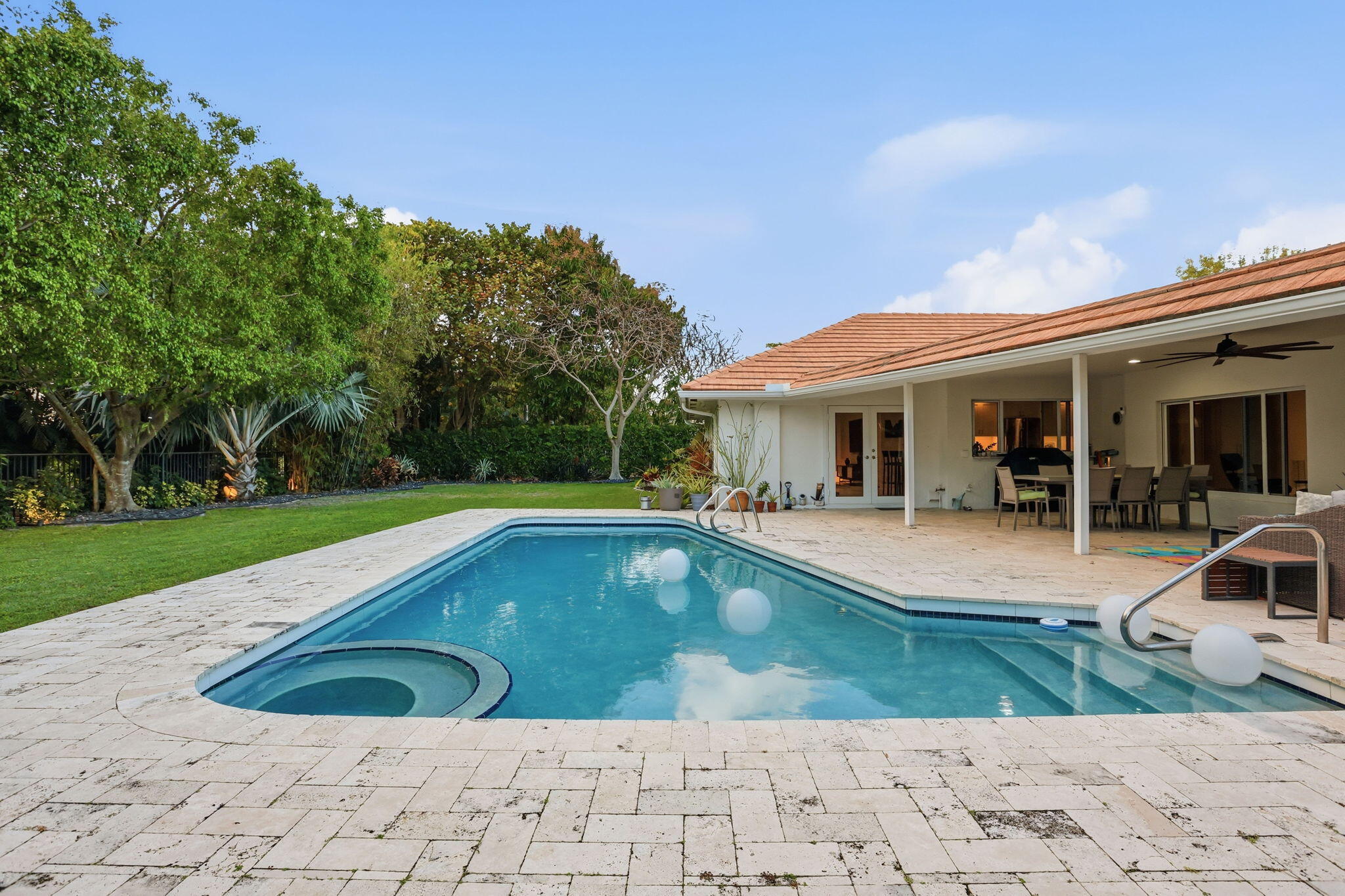 PRESIDENT COUNTRY CLUB 4 - Residential