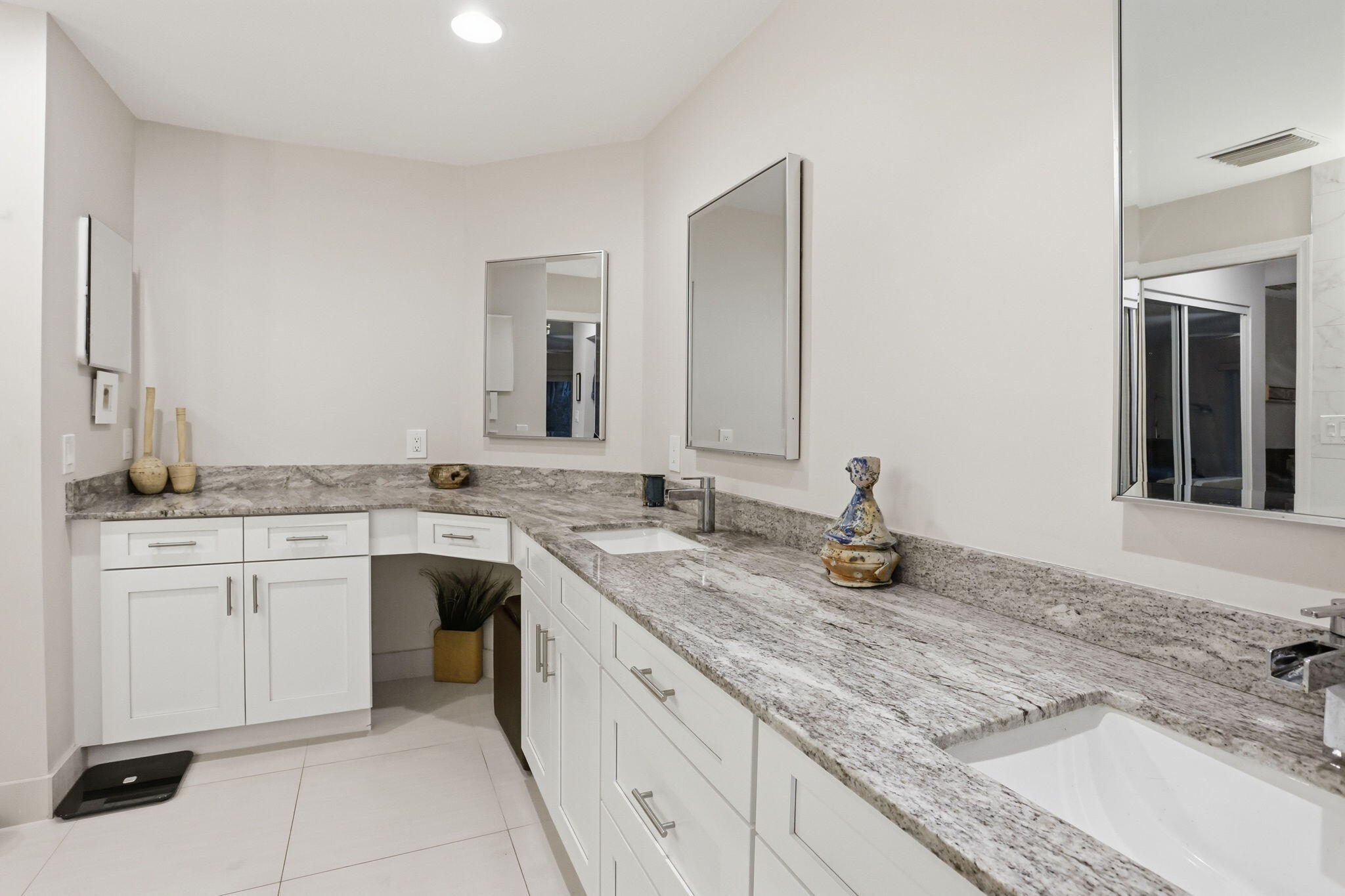 PRESIDENT COUNTRY CLUB 4 - Residential