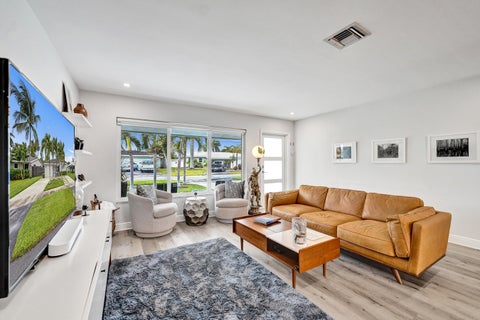 Tiny photo for 381 SE 3rd Street, Pompano Beach, FL 33060 (MLS # B26021448)
